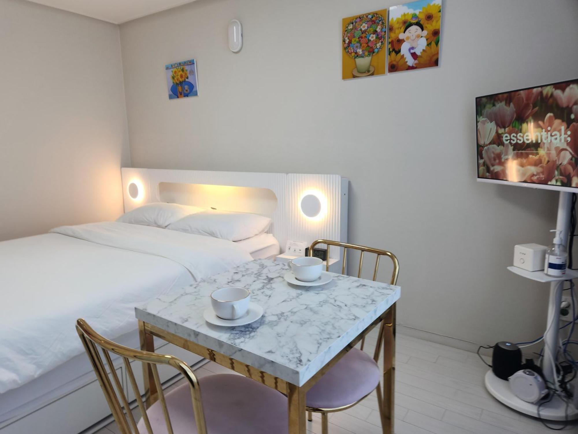 Daegu Star B&B Dsr Hotel Lily Guestroom Rom bilde