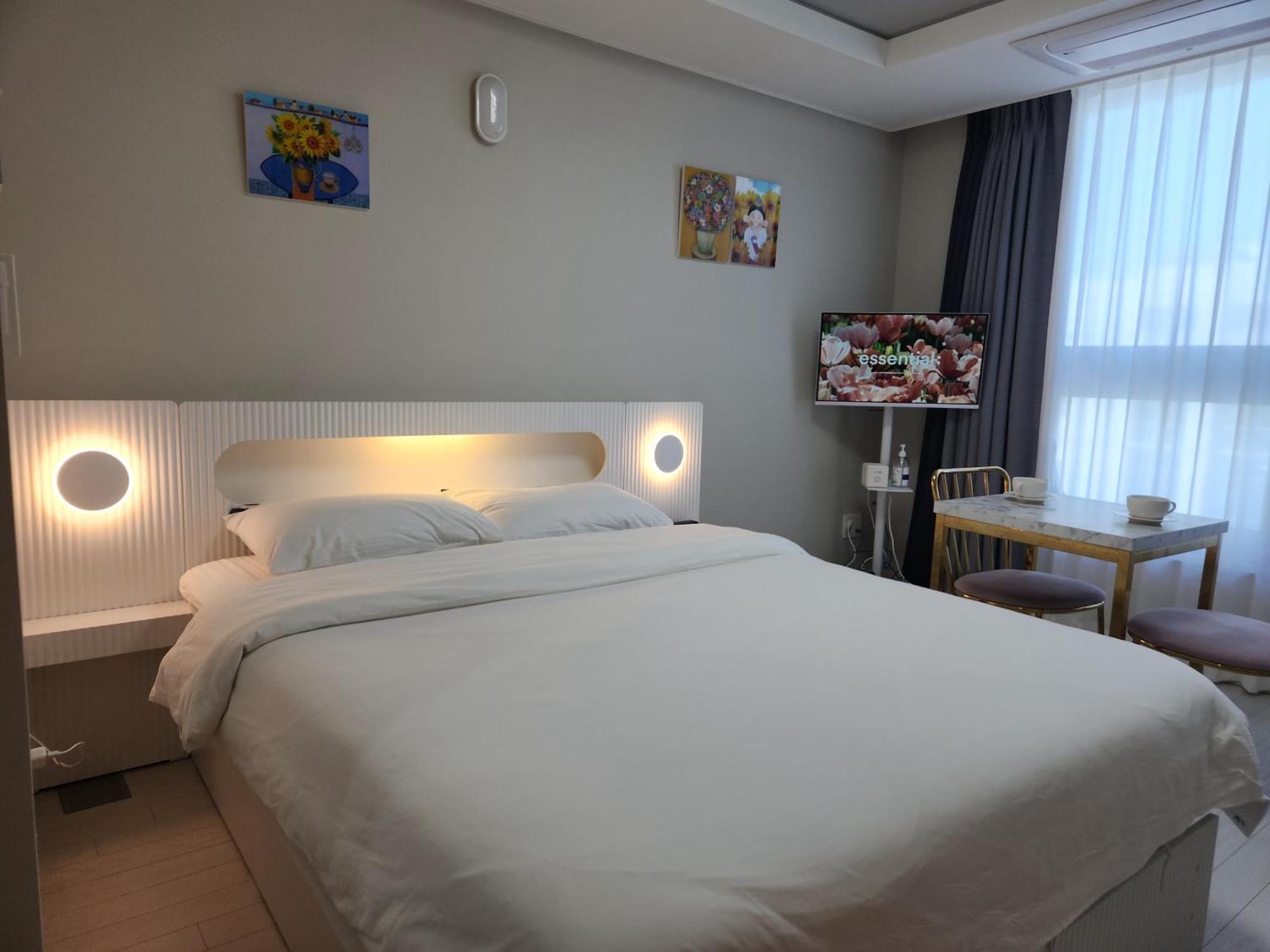 Daegu Star B&B Dsr Hotel Lily Guestroom Rom bilde